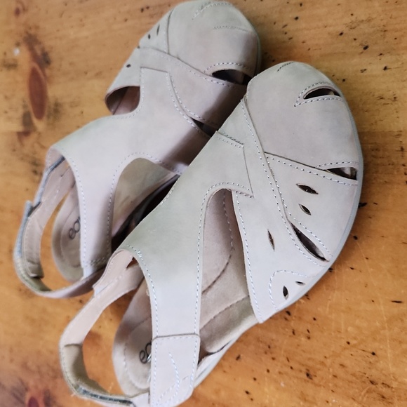 Earth Origins Womens Birdine Tan Slip On Slingback Sandals Shoes, Size 8w - Picture 2 of 10